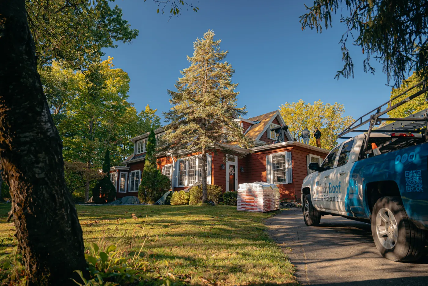 Manufacturer-certified roof installation in Bellwood